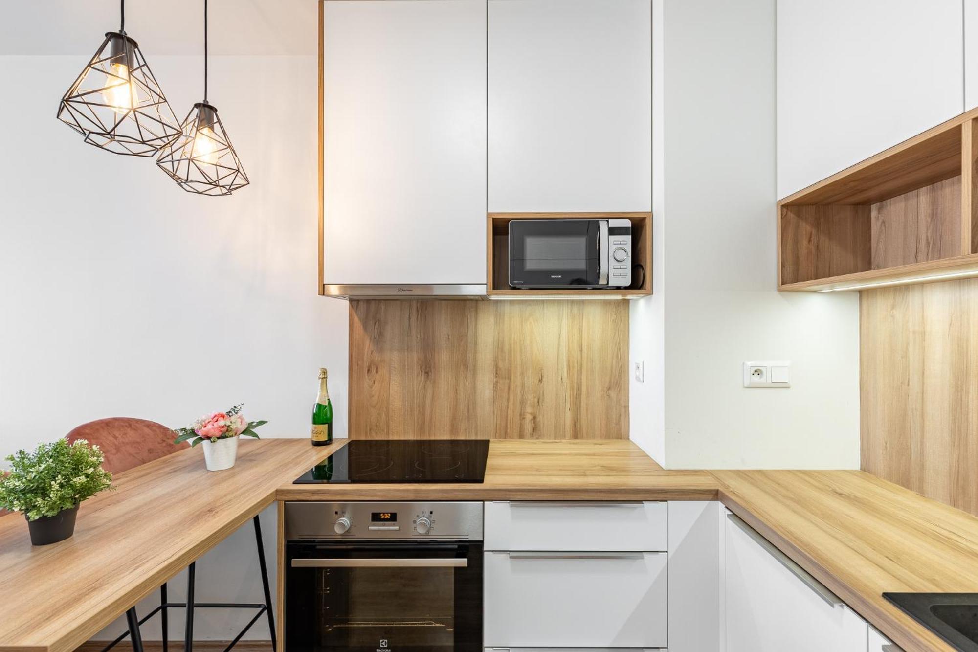 Leo Apartment - Ac & Free Parking Μπρατισλάβα Εξωτερικό φωτογραφία