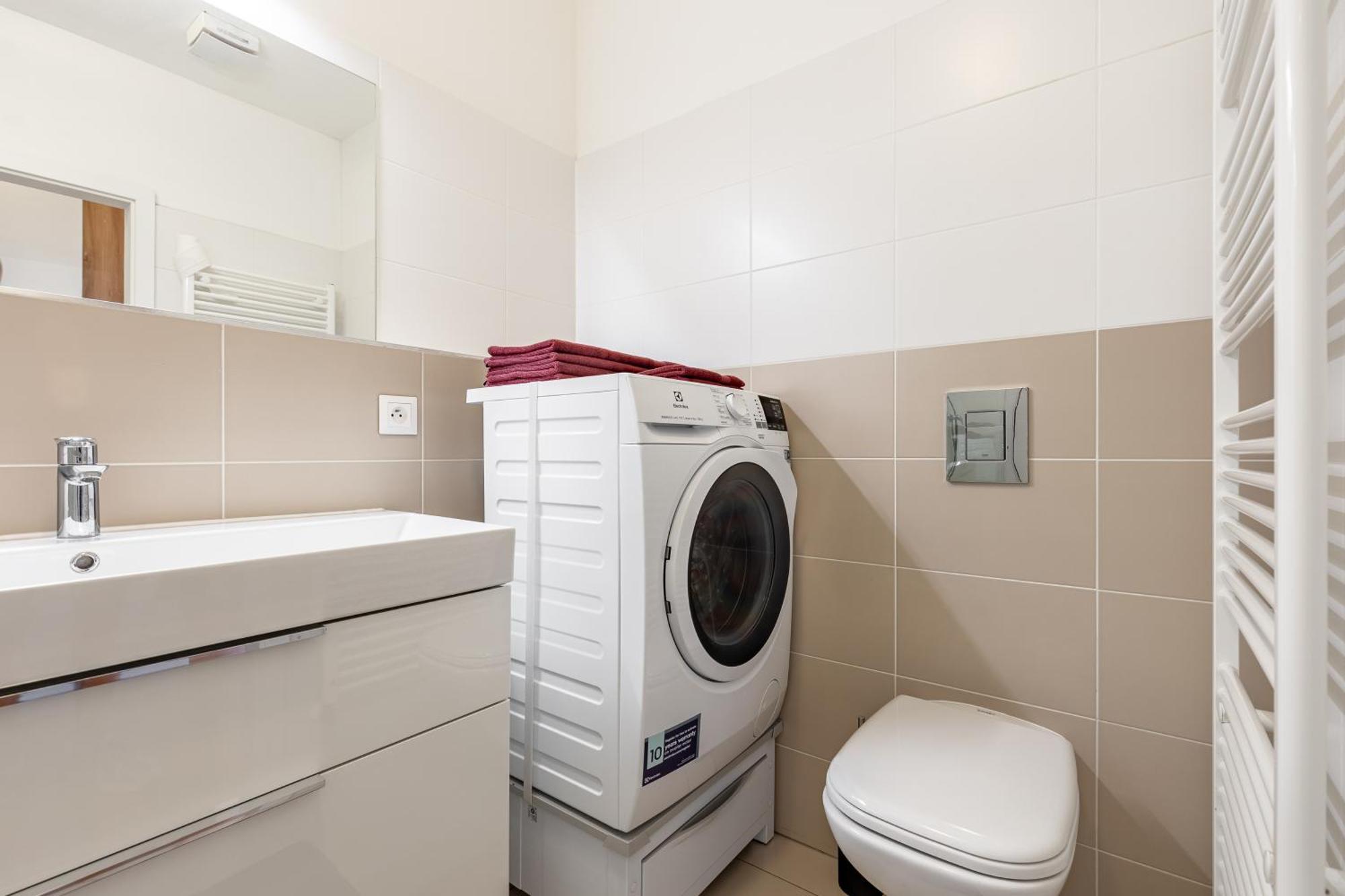 Leo Apartment - Ac & Free Parking Μπρατισλάβα Εξωτερικό φωτογραφία
