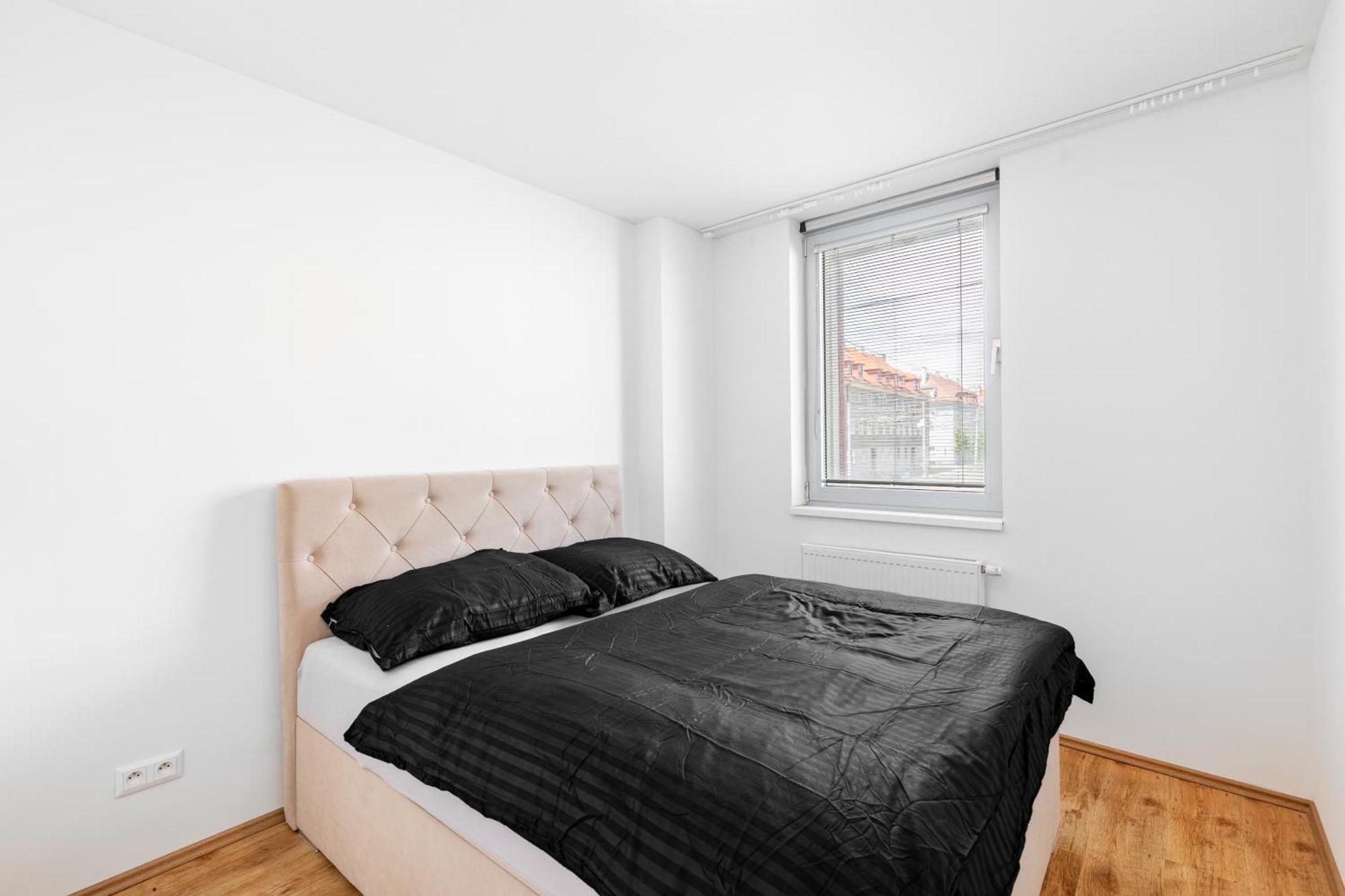 Leo Apartment - Ac & Free Parking Μπρατισλάβα Εξωτερικό φωτογραφία