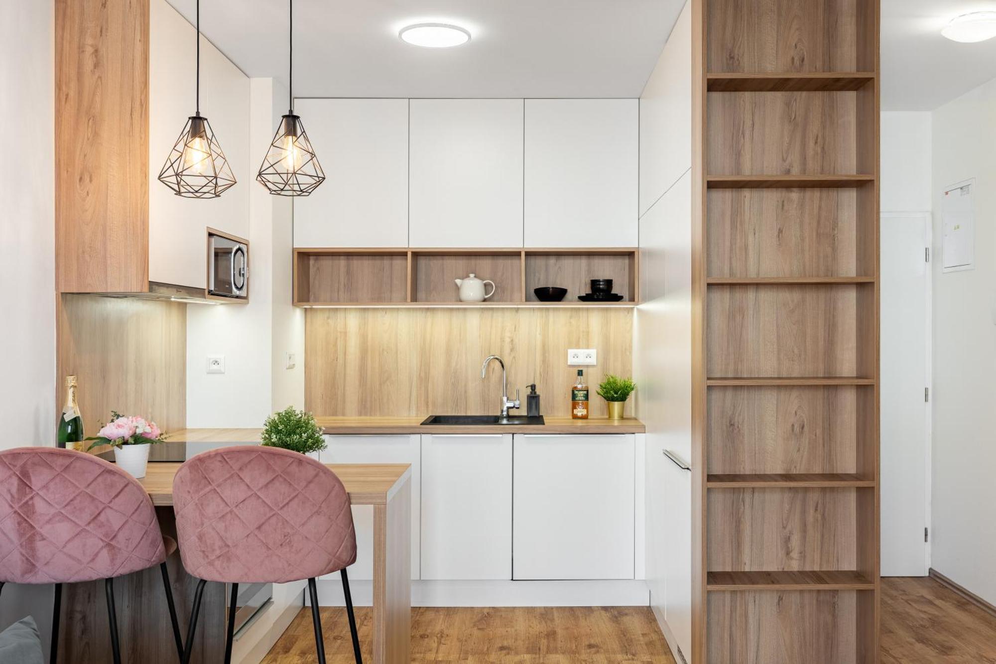 Leo Apartment - Ac & Free Parking Μπρατισλάβα Εξωτερικό φωτογραφία