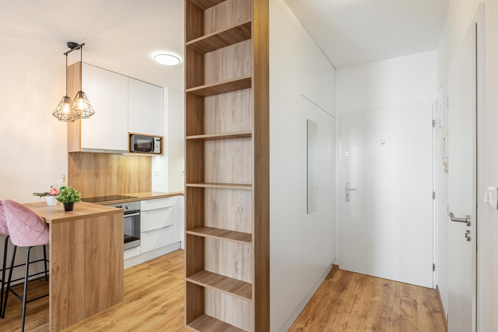 Leo Apartment - Ac & Free Parking Μπρατισλάβα Εξωτερικό φωτογραφία